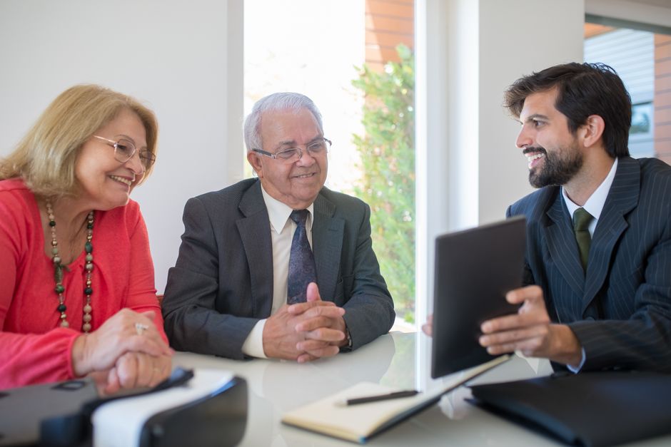 How Do I Apply Online for Senior Housing Apartments?